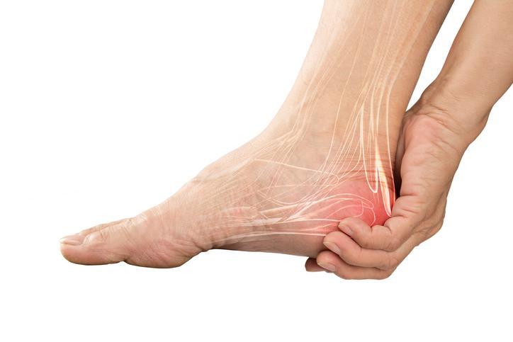 5 Signs You Should See a Foot Doctor for Foot Pain