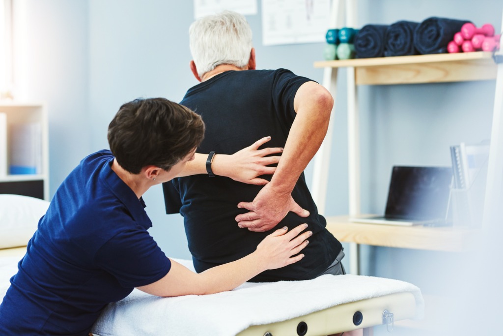How Physical Therapy Helps Manage Back Pain Effectively