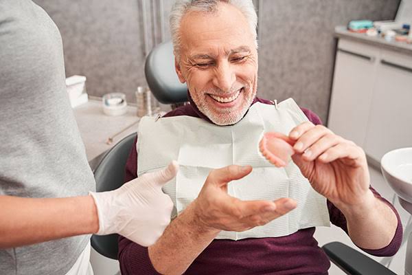 Getting Custom Dentures for Comfort and Functionality