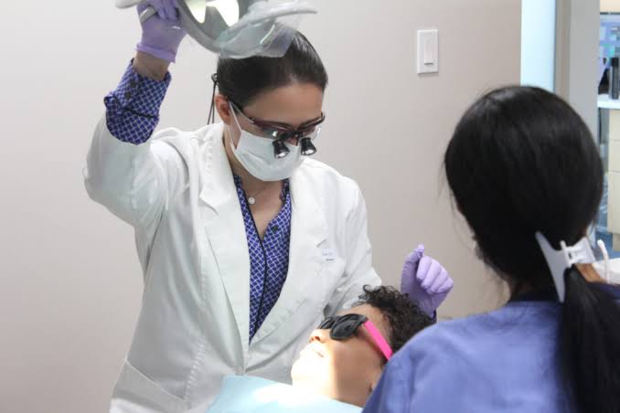 Tips for Maintaining Oral Health Between Dentist Visits